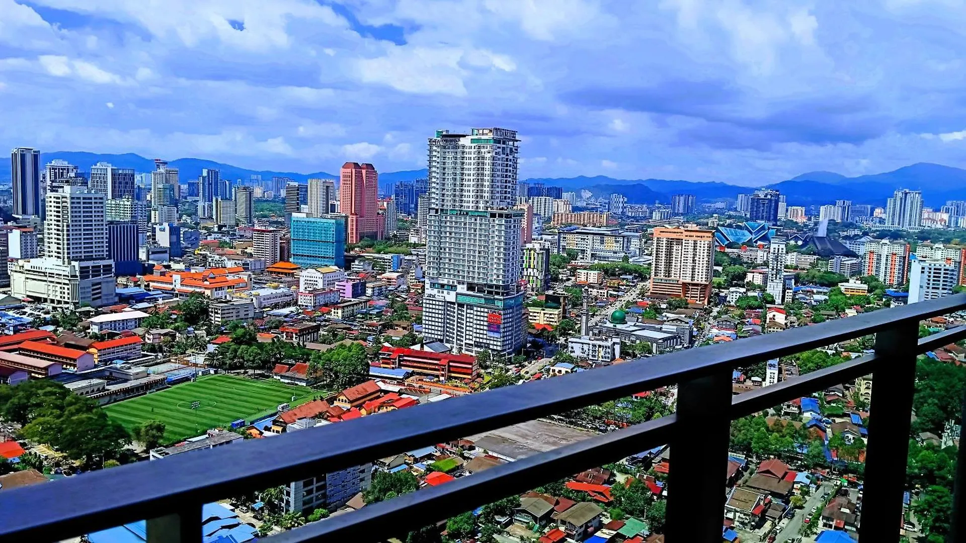 Summer Suites Klcc By Luna Kl Kuala Lumpur Apartment