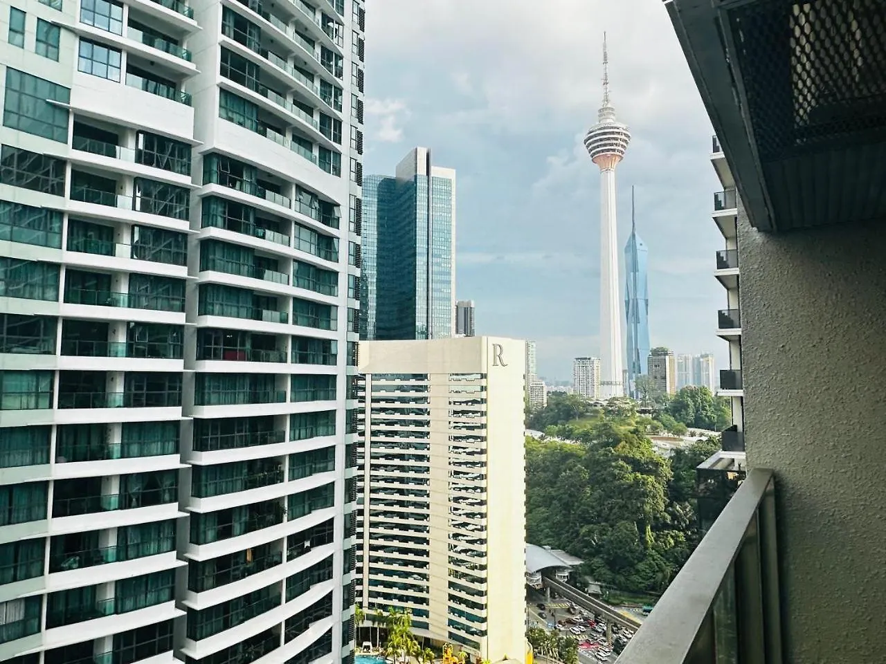 Summer Suites Klcc By Luna Kl Kuala Lumpur Apartment